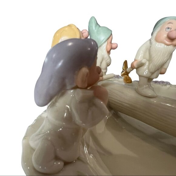 Lenox Disney Heigh - Ho Candy Dish Fine China Seven 7 Dwarfs in Snow White Movie - Picture 12 of 13